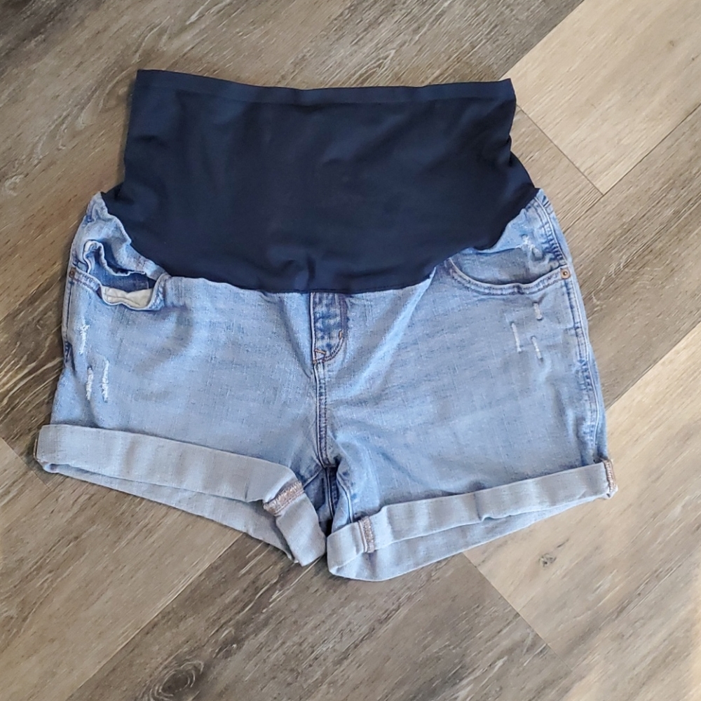 Maturnity shorts